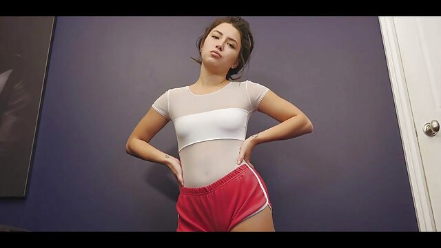Menakjubkan :  Lesbian berambut perang miang sedang menumbuk satu sama lain video lucah bertudung Panas lucah filem 