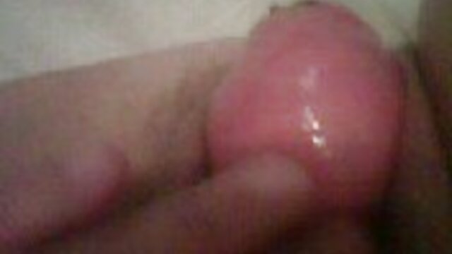 Menakjubkan :  Babe kayu hitam nakal menggoda menghisap whatsapp group video lucah zakar putih yang gemuk dalam POV Panas lucah filem 
